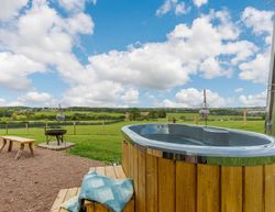Log cabins for rent, with hot tub, Herefordshire